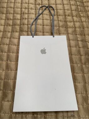 Apple shopping bag gift bag